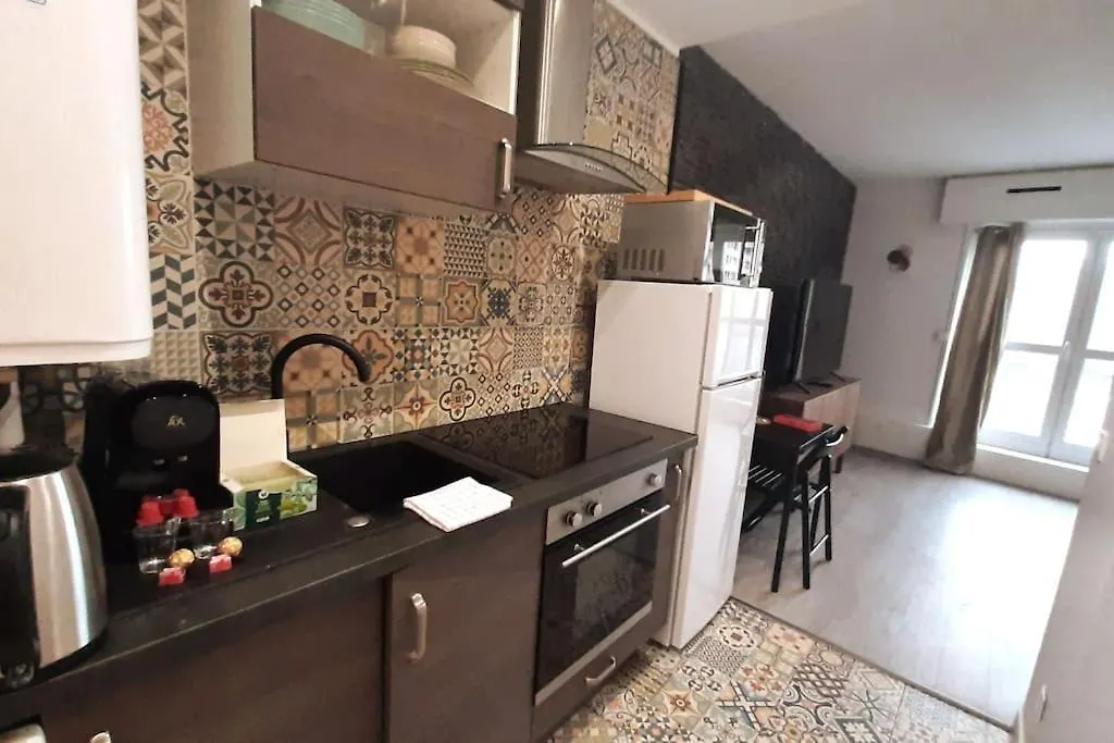 Sweet Apartment Paris Gambetta 0*,